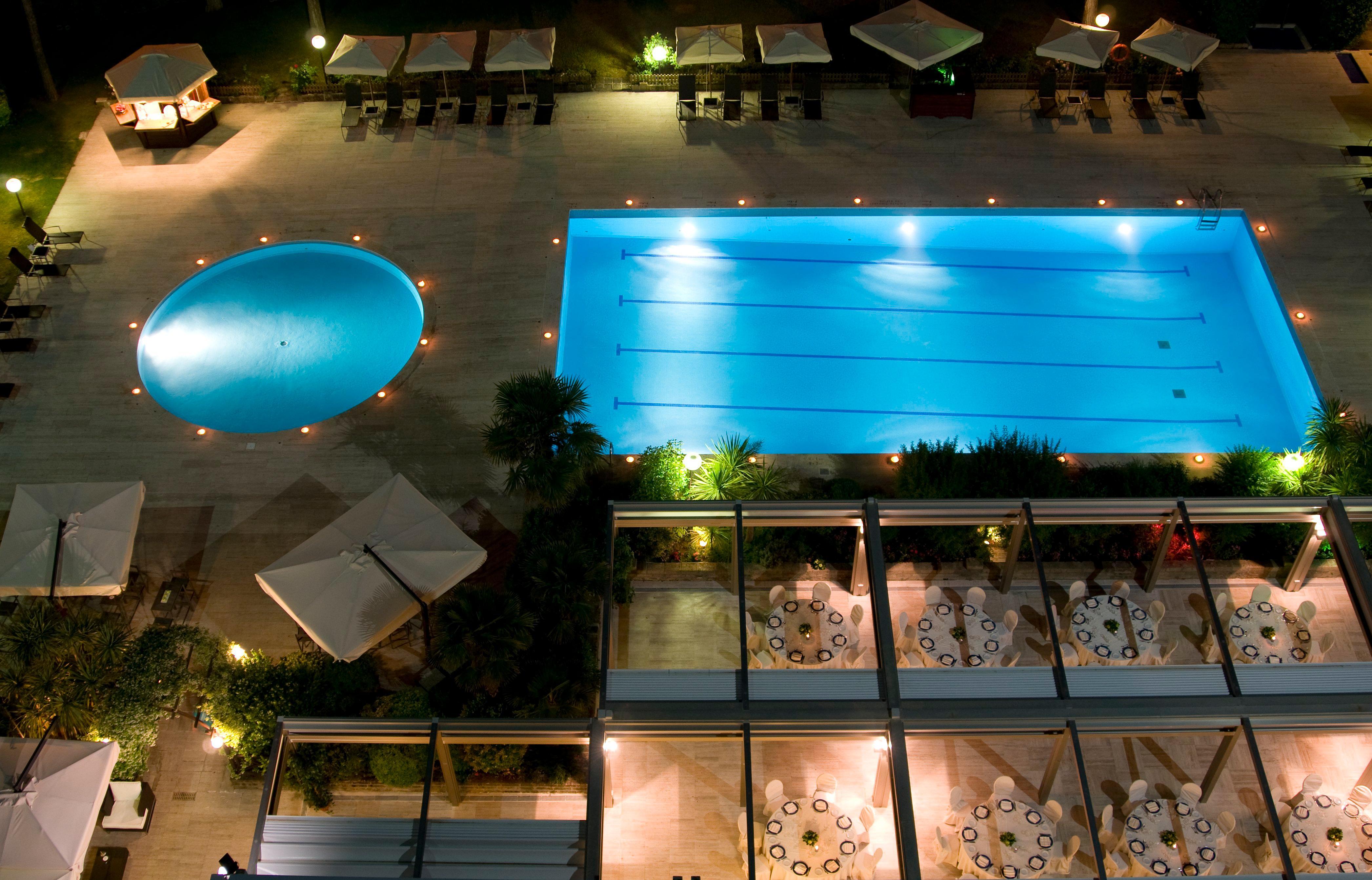 Holiday Inn Rome - Eur Parco Dei Medici, an IHG Hotel Esterno foto