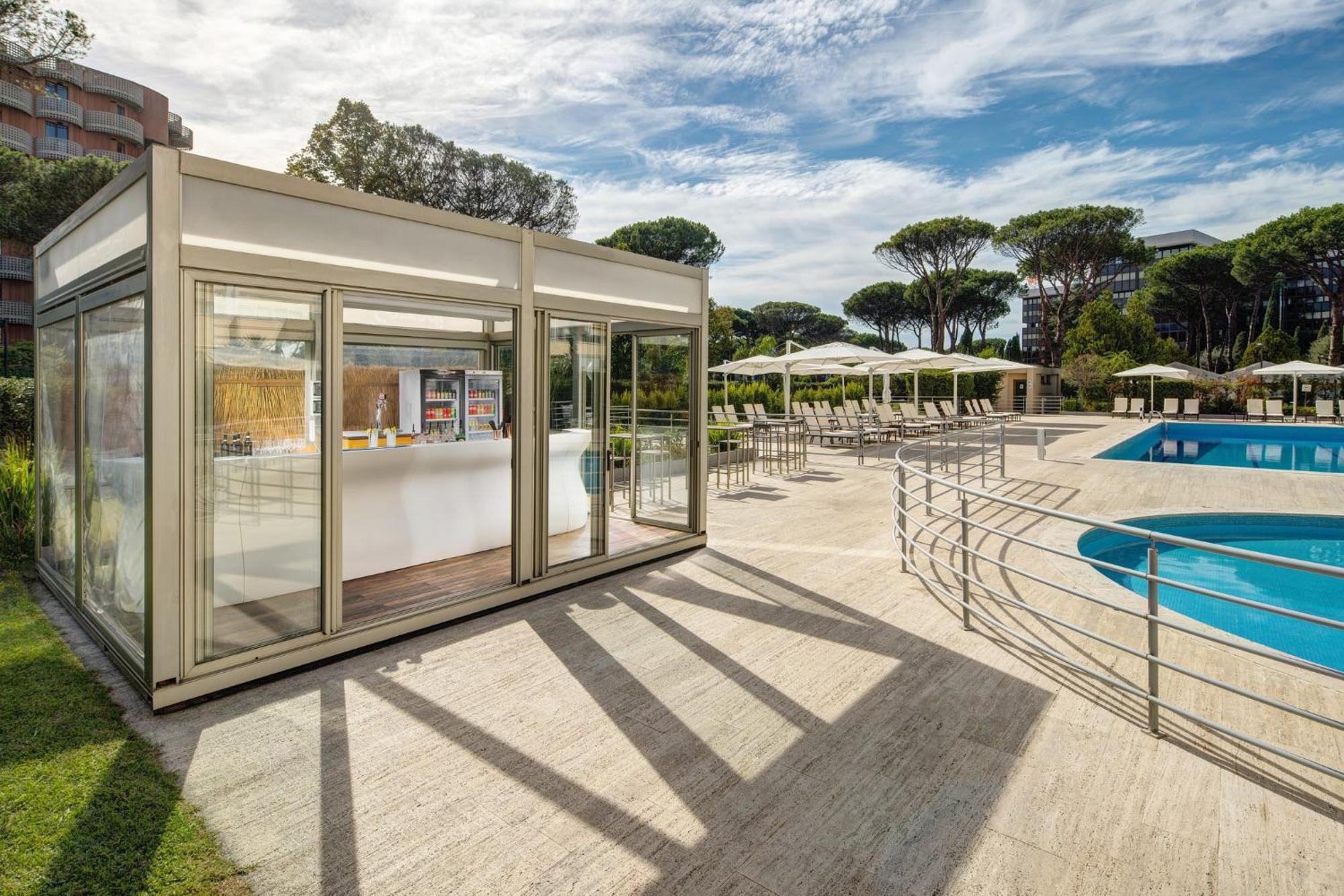 Holiday Inn Rome - Eur Parco Dei Medici, an IHG Hotel Esterno foto