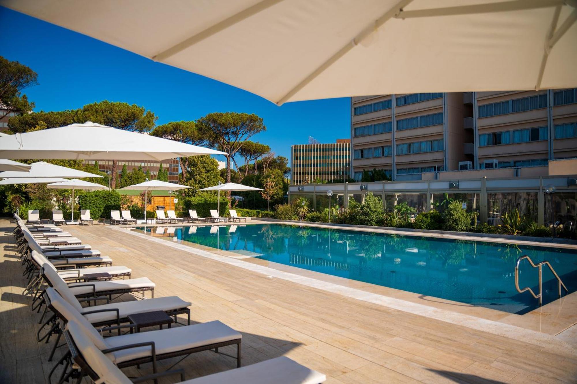Holiday Inn Rome - Eur Parco Dei Medici, an IHG Hotel Esterno foto