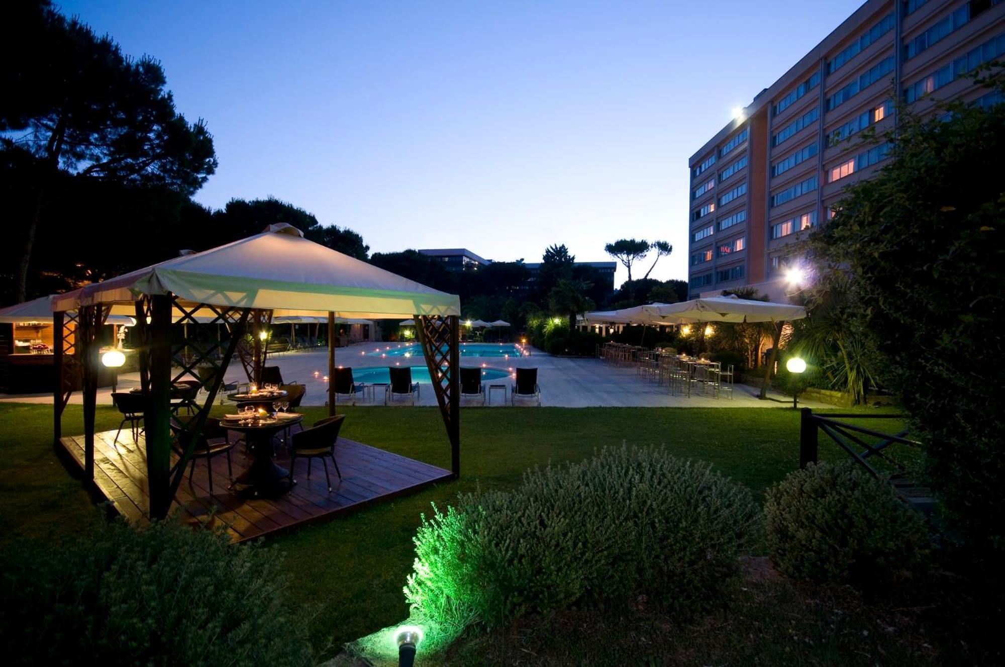 Holiday Inn Rome - Eur Parco Dei Medici, an IHG Hotel Esterno foto